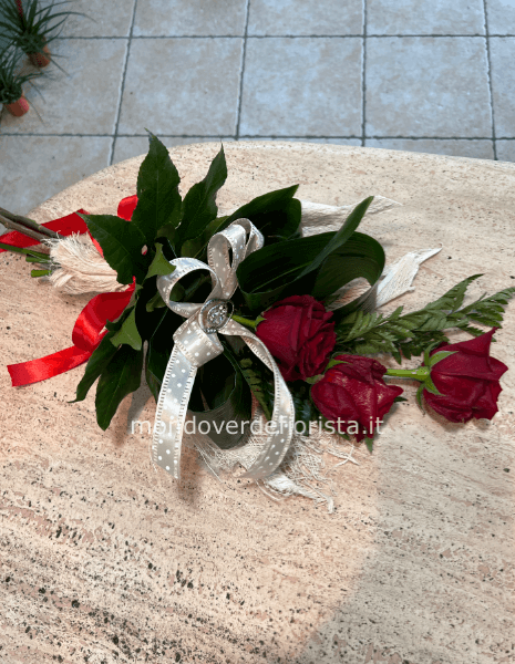 Rose rosse da comporre in mazzo per numero di steli.